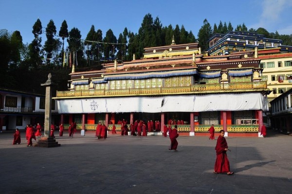 TOUR HÀ NỘI TP HCM -ẤN ĐỘ SIKKIM THIÊN ĐƯỜNG NẰM DƯỚI BẦU TRỜI ĐẦY SAO BÍ ẨN TỰA MÌNH BÊN NHỮNG TU VIỆN LINH THIÊNG TRÊN DÃY HIMALAYA 