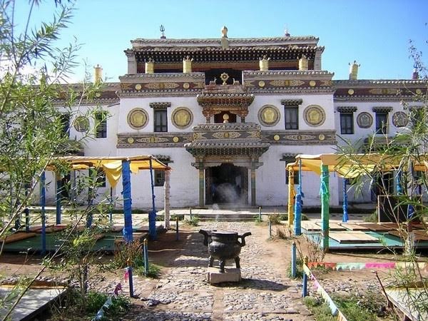 MÔNG CỔ - MIỀN ĐẤT DU MỤC HUYỀN BÍ