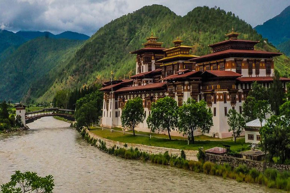 TOUR DU LỊCH BHUTAN TỪ HÀ NỘI - SÀI GÒN GIÁ RẺ - PARO - TIGER'S NEST- ĐÈO DOCHULA-PUNAKHA DZONG -THIMPU
